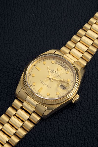 ROLEX : Elegante Daydate in oro 18k, ref 18038, quadrante champagne Pinball, bracciale President con chiusura deployante  - Asta Orologi da Polso - Associazione Nazionale - Case d'Asta italiane