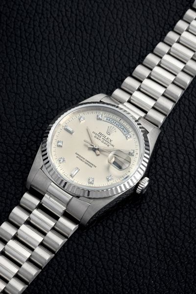 ROLEX : Elegante Daydate, ref 18239, in oro bianco 18k, quadrante Argent con indici in diamanti, bracciale President chiusura a scomparsa  - Asta Orologi da Polso - Associazione Nazionale - Case d'Asta italiane