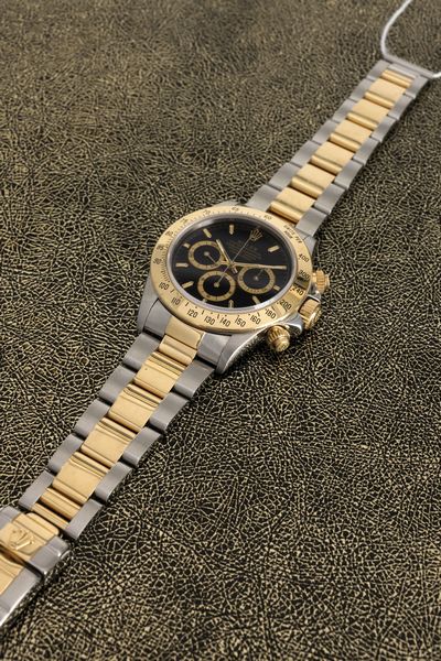 ROLEX : Cosmograph Daytona ref 16523 acciaio e oro, quadrante nero con contatori champagne e bracciale Oyster, ghiera tachimetrica accompagnato da scatola e garanzia  - Asta Orologi da Polso - Associazione Nazionale - Case d'Asta italiane