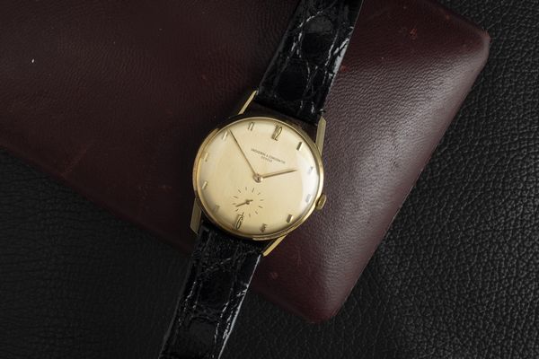 Vacheron & Constantin : Elegante Patrimony ref 6413 in oro giallo 18k, quadrante dorato con satinatura verticale e anse svasate  - Asta Orologi da Polso - Associazione Nazionale - Case d'Asta italiane