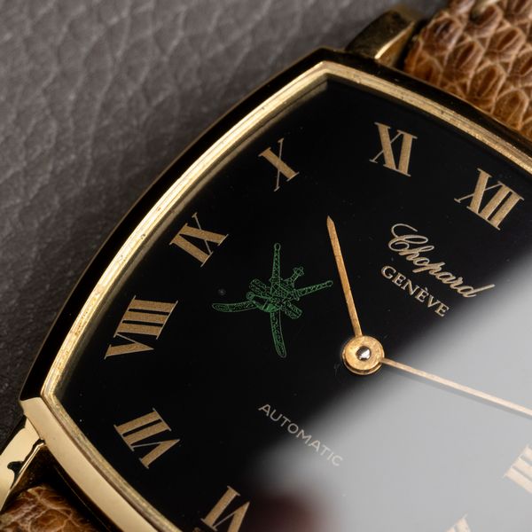 CHOPARD : Raro orologio di forma quadrante nero con Spade del Khanjar verdi, cassa in oro giallo, movimento automatico  - Asta Orologi da Polso - Associazione Nazionale - Case d'Asta italiane