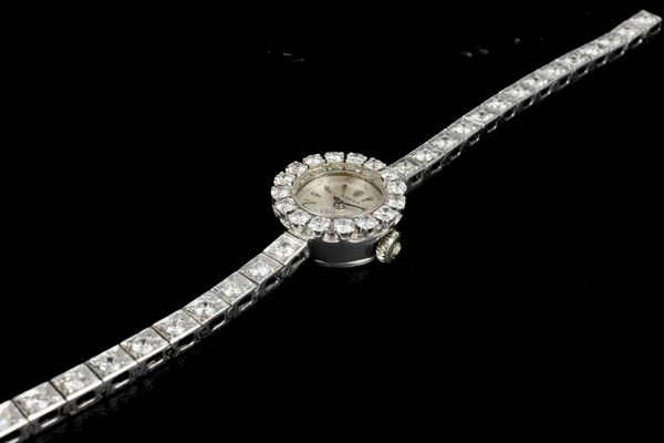 ROLEX : Orchid ref 9060 in oro bianco 18k impreziosito da 30 diamanti incastonati sul bracciale e 16 sulla corona, carica manuale accompaganto da scatola originale  - Asta Orologi da Polso - Associazione Nazionale - Case d'Asta italiane