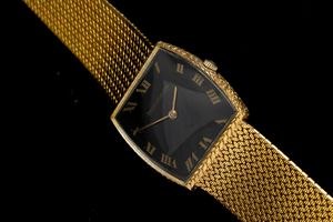 Jaeger-LeCoultre : Tonneau Classique in oro giallo 18k bracciale integrato quadrante nero lucido, carica manuale  - Asta Orologi da Polso - Associazione Nazionale - Case d'Asta italiane