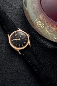 PATEK PHILIPPE : Raro ed affascinante Calatrava ref 2555 in oro rosa 18k, secondi centrali quadrante nero numeri Breguet applicati con Estratto d'Archivio  - Asta Orologi da Polso - Associazione Nazionale - Case d'Asta italiane