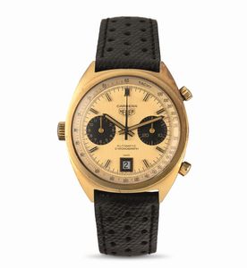 HEUER - Carrera ref 1158 in oro giallo 18k, quadrante dorato satinato verticalmente con contatori neri, datario a ore sei e cinturino in pelle