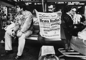 William Klein : Torino '90  - Asta Fotografia: Under 1k - Associazione Nazionale - Case d'Asta italiane