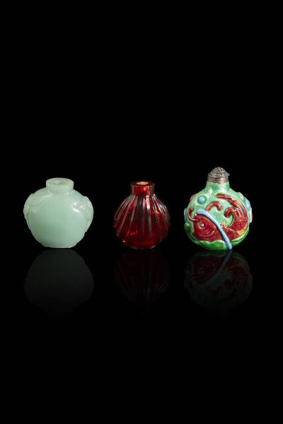 LOTTO DI TRE SNUFF BOTTLE : Lotto di tre snuff bottle  - Asta Arte Orientale  - Associazione Nazionale - Case d'Asta italiane