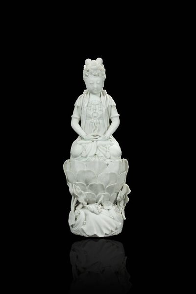 GUANYIN : Guanyin in porcellana blanc de chine  - Asta Arte Orientale  - Associazione Nazionale - Case d'Asta italiane