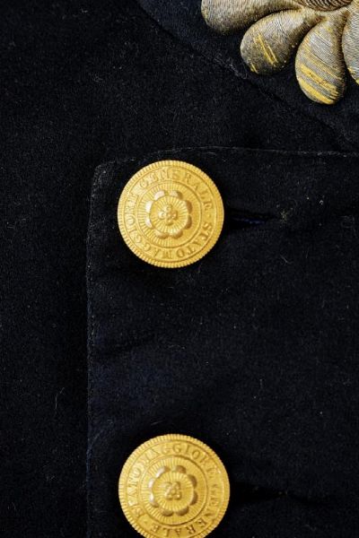 Uniforme con berretto da ufficiale dello Stato Maggiore, epoca Carlo Alberto  - Asta Una Vasta Selezione di Armi da Fuoco Americane - Associazione Nazionale - Case d'Asta italiane