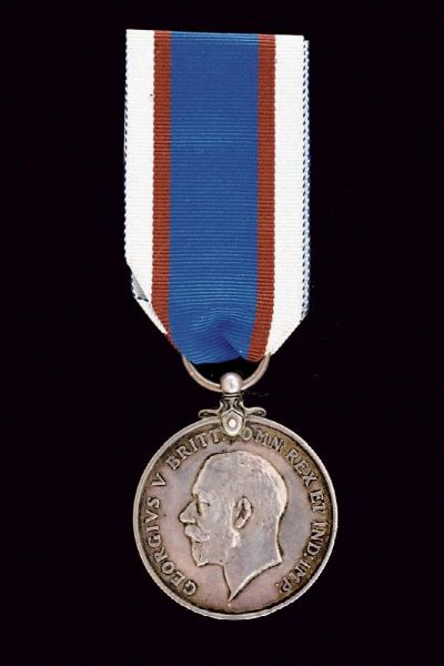 Royal Fleet Reserve Long Service and Good Conduct Medal  - Asta Una Vasta Selezione di Armi da Fuoco Americane - Associazione Nazionale - Case d'Asta italiane