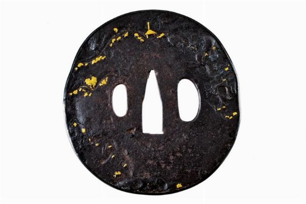 Bellissima tsuba della scuola Hamano  - Asta Una Vasta Selezione di Armi da Fuoco Americane - Associazione Nazionale - Case d'Asta italiane