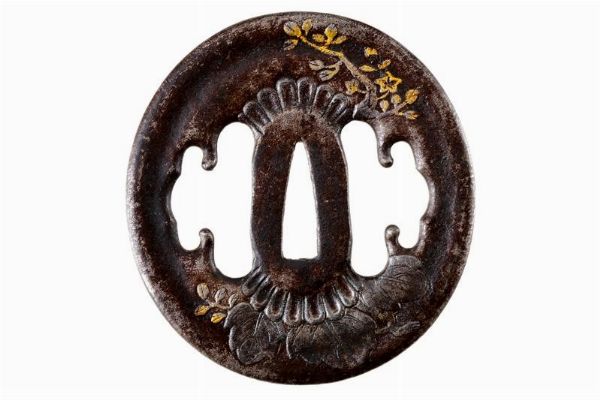 Bellissima tsuba di scuola Jingo  - Asta Una Vasta Selezione di Armi da Fuoco Americane - Associazione Nazionale - Case d'Asta italiane