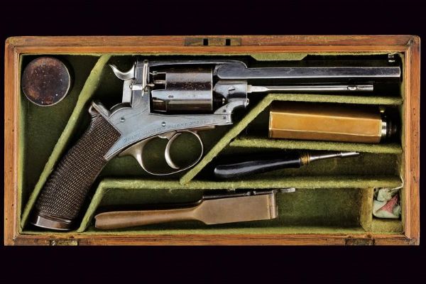 Bel revolver a luminello Deane & Son in cassetta  - Asta Una Vasta Selezione di Armi da Fuoco Americane - Associazione Nazionale - Case d'Asta italiane