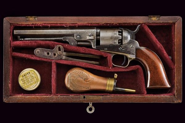 Colt Model 1849 Pocket Revolver in cassetta  - Asta Una Vasta Selezione di Armi da Fuoco Americane - Associazione Nazionale - Case d'Asta italiane