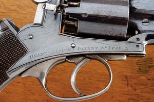 Bel revolver a luminello Deane & Son in cassetta  - Asta Una Vasta Selezione di Armi da Fuoco Americane - Associazione Nazionale - Case d'Asta italiane