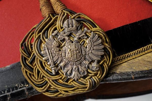 Shako da ufficiale degli Ussari  - Asta Rare Armi Antiche e Militaria da tutto il mondo - Associazione Nazionale - Case d'Asta italiane