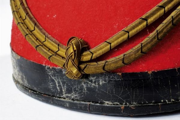 Shako da ufficiale degli Ussari  - Asta Rare Armi Antiche e Militaria da tutto il mondo - Associazione Nazionale - Case d'Asta italiane