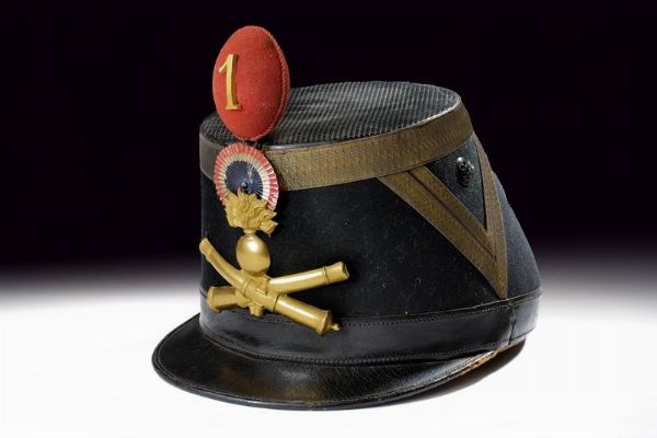 Shako da ufficiale d'artiglieria  - Asta Rare Armi Antiche e Militaria da tutto il mondo - Associazione Nazionale - Case d'Asta italiane