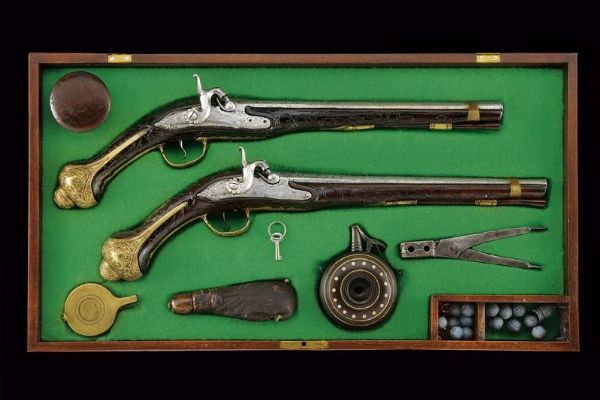 Paio di pistole ridotte a luminello in cassetta  - Asta Rare Armi Antiche e Militaria da tutto il mondo - Associazione Nazionale - Case d'Asta italiane