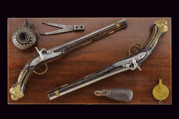 Paio di pistole ridotte a luminello in cassetta  - Asta Rare Armi Antiche e Militaria da tutto il mondo - Associazione Nazionale - Case d'Asta italiane