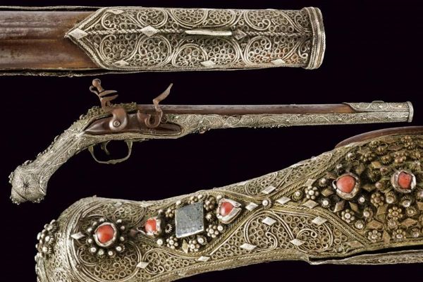 Pistola a pietra focaia con fornimenti in argento  - Asta Rare Armi Antiche e Militaria da tutto il mondo - Associazione Nazionale - Case d'Asta italiane