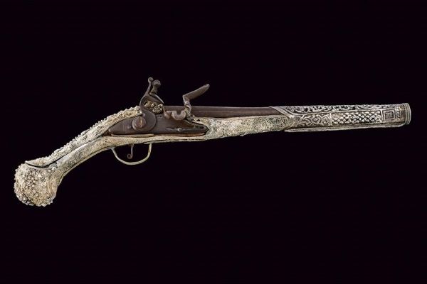 Pistola a pietra focaia con fornimenti in argento  - Asta Rare Armi Antiche e Militaria da tutto il mondo - Associazione Nazionale - Case d'Asta italiane