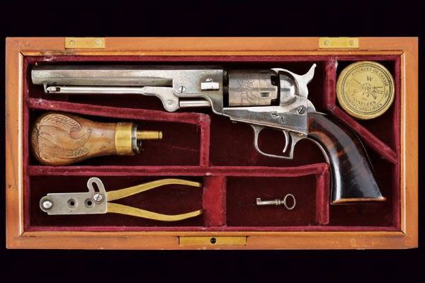 Revolver a luminello sul tipo Pocket Navy in cassetta  - Asta Rare Armi Antiche e Militaria da tutto il mondo - Associazione Nazionale - Case d'Asta italiane