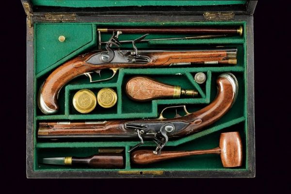 Paio di pistole a pietra focaia con fornimenti in argento  - Asta Rare Armi Antiche e Militaria da tutto il mondo - Associazione Nazionale - Case d'Asta italiane