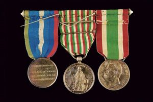 Barretta con tre medaglie di un veterano delle Guerre d'Indipendenza  - Asta Rare Armi Antiche e Militaria da tutto il mondo - Associazione Nazionale - Case d'Asta italiane