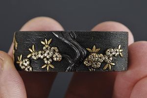 Fuchi-kashira di scuola Goto  - Asta Rare Armi Antiche e Militaria da tutto il mondo - Associazione Nazionale - Case d'Asta italiane