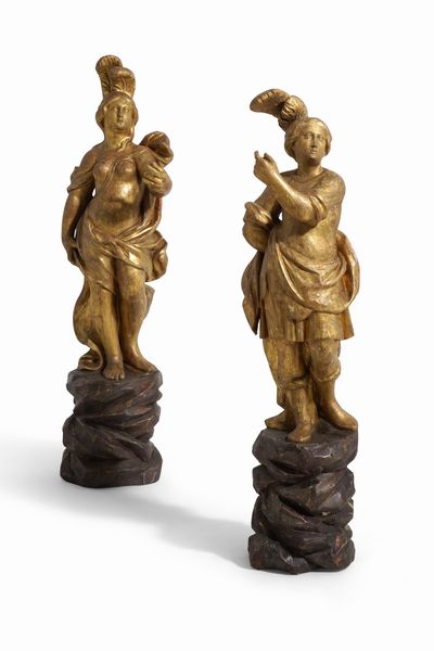 Coppia di sculture con figura maschile e femminile abbigliati all'antica con copricapi piumati. Veneto, XVIII secolo  - Asta Dimore Italiane - Associazione Nazionale - Case d'Asta italiane