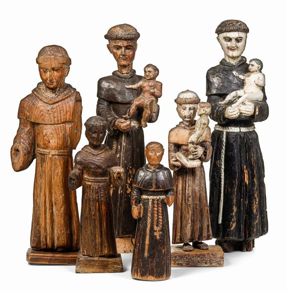 Collezione di sei sculture lignee raffiguranti Sant'Antonio da Padova. Varie manifatture dal XVII al XVIII secolo  - Asta Dimore Italiane - Associazione Nazionale - Case d'Asta italiane