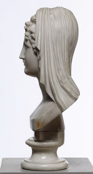 Ritratto ideale (testa muliebre velata). Arte neoclassica italiana, ambito di Lorenzo Bartolini (Savignano 1777 - Firenze 1850)  - Asta Dimore Italiane - Associazione Nazionale - Case d'Asta italiane