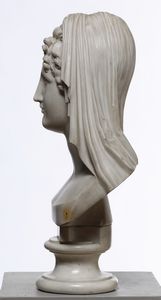 Ritratto ideale (testa muliebre velata). Arte neoclassica italiana, ambito di Lorenzo Bartolini (Savignano 1777 - Firenze 1850)  - Asta Dimore Italiane - Associazione Nazionale - Case d'Asta italiane