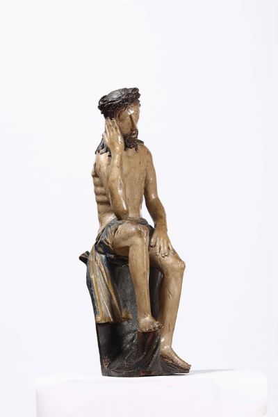 Scultura in legno policromo rappresentante Cristo deriso, bottega francese del XVI secolo  - Asta Antiquariato - Associazione Nazionale - Case d'Asta italiane