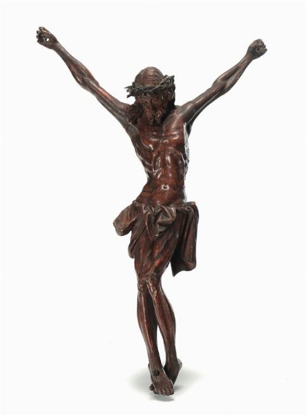 Cristo crocifisso in legno patinato, XVIII secolo  - Asta Antiquariato - Associazione Nazionale - Case d'Asta italiane