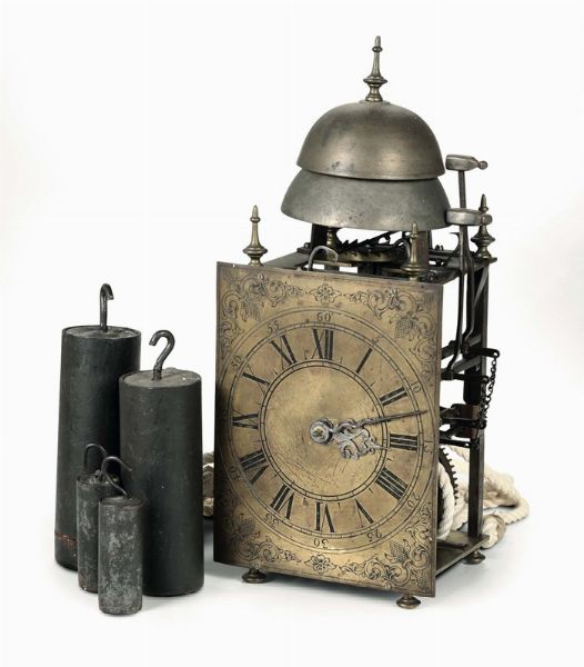 Orologio a lanterna in metallo dorato, XVIII secolo  - Asta Antiquariato - Associazione Nazionale - Case d'Asta italiane