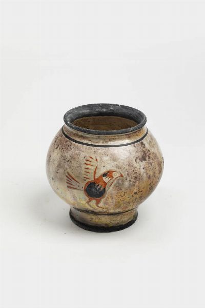 VASO : H cm 17 ceramica raku con parte interna iridescente e parte esterna con decori di uccelli nei toni del rosso. Marcata TK 84 sotto la base  - Asta Antiquariato  - Associazione Nazionale - Case d'Asta italiane