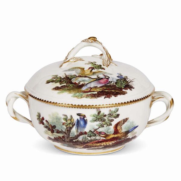 TAZZA DA BRODO, FRANCIA, MANIFATTURA DI SVRES, 1765 CIRCA  - Asta CERAMICA. MAIOLICHE E PORCELLANE DAL XVI AL XIX SECOLO - Associazione Nazionale - Case d'Asta italiane