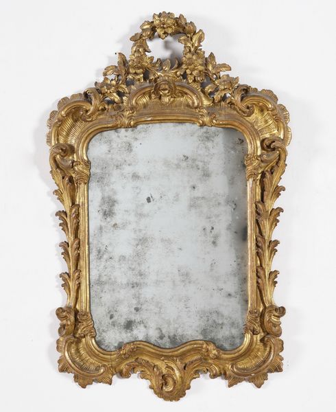 Specchiera con cornice in legno intagliato e dorato. XIX secolo  - Asta Antiquariato - Associazione Nazionale - Case d'Asta italiane