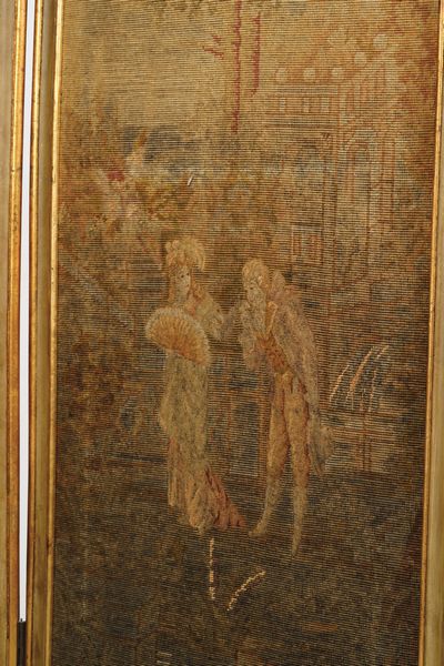 Paravento a tre ante in legno con ricami a piccolo punto. XIX-XX secolo  - Asta Antiquariato - Associazione Nazionale - Case d'Asta italiane