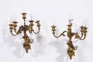 Gruppo di applique a 5 luci in bronzo dorato. XIX secolo  - Asta Antiquariato - Associazione Nazionale - Case d'Asta italiane