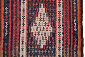 Kilim, Persia inizio XX secolo  - Asta Tappeti - Associazione Nazionale - Case d'Asta italiane