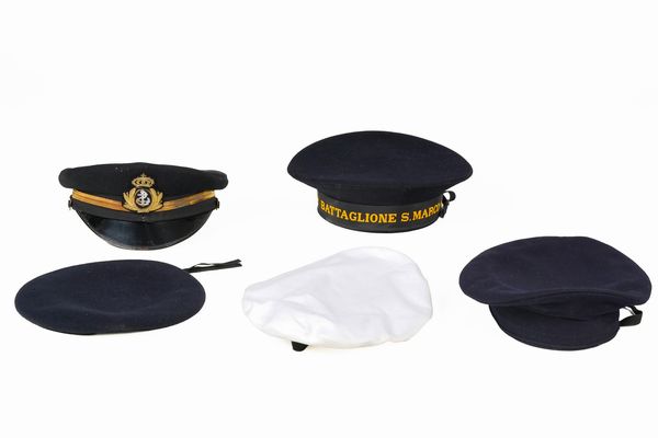 Cinque cappelli da marinaio  - Asta Arte Marinara - Associazione Nazionale - Case d'Asta italiane