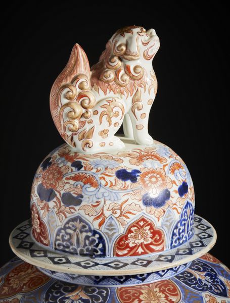 ARTE GIAPPONESE : Coppia di grandi potiche in porcellana imari con presa a forma di leone buddhista.Giappone, periodo Meiji.  - Asta Asta 470 | ARTE ORIENTALE Online - Associazione Nazionale - Case d'Asta italiane