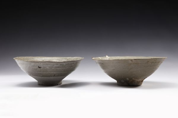 Arte Sud-Est Asiatico : Due ciotole Sawankhalok in ceramicaTailandia, XIV-XV secolo  - Asta Asta 470 | ARTE ORIENTALE Online - Associazione Nazionale - Case d'Asta italiane