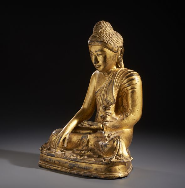 Arte Sud-Est Asiatico : Buddha in bronzo dorato, seduto nella posizione padmasana. Birmania XIX / XX sec  - Asta Asta 470 | ARTE ORIENTALE Online - Associazione Nazionale - Case d'Asta italiane