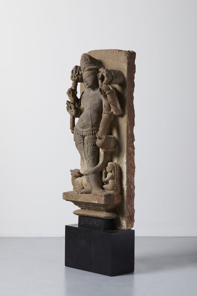 Arte Indiana : Stele in arenaria raffigurante di Shiva.India centrale.XII sec.  - Asta Asta 470 | ARTE ORIENTALE Online - Associazione Nazionale - Case d'Asta italiane