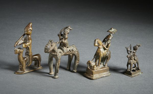 Arte Indiana : 4 figure di cavalieri in bronzo India popolare, XIX secolo  - Asta Asta 470 | ARTE ORIENTALE Online - Associazione Nazionale - Case d'Asta italiane