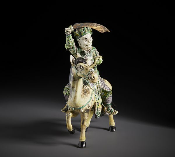 Arte Cinese : Statua in porcellana dipinta a smalti policromi della famiglia Verde raffigurante un guerriero a cavallo con spada sguainata.Cina, Dinastia Qing.  - Asta Asta 470 | ARTE ORIENTALE Online - Associazione Nazionale - Case d'Asta italiane